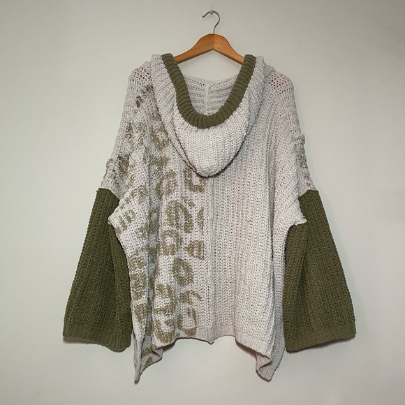 POL Chenille Hooded Sweater - Picture 9 of 9